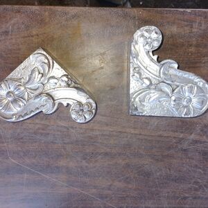 Decorative Silver Metal Corner Pieces